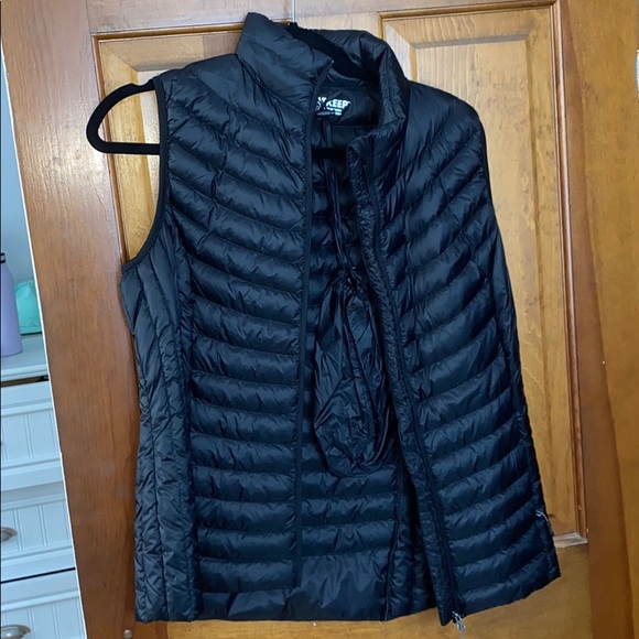 Vest - Picture 1 of 4